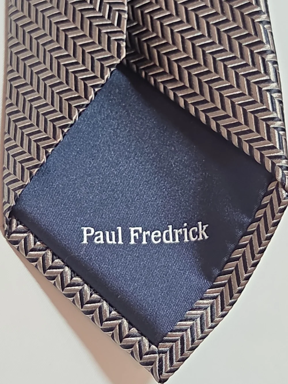 Paul Fredrick Mens 100% Silk Chevron Pattern Tie in Black and Silver